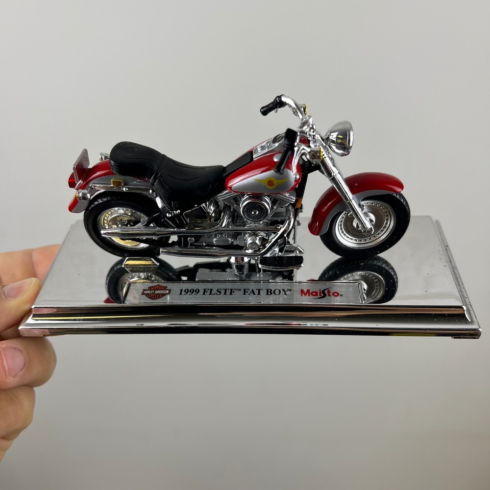 Harley-Davidson 1999 FLSTF Fat Boy 1:18 Maisto Die Cast Red Silver